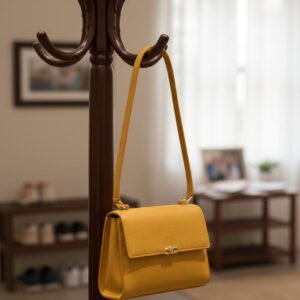 Cartera mostaza de cuero bandolera